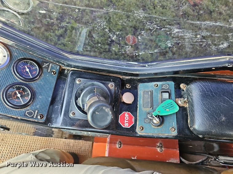 image for item EJ5738 1998 Ditch Witch JT7020 directional boring unit