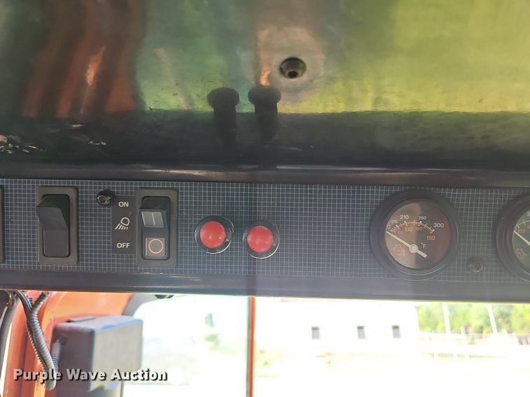 image for item EJ5738 1998 Ditch Witch JT7020 directional boring unit