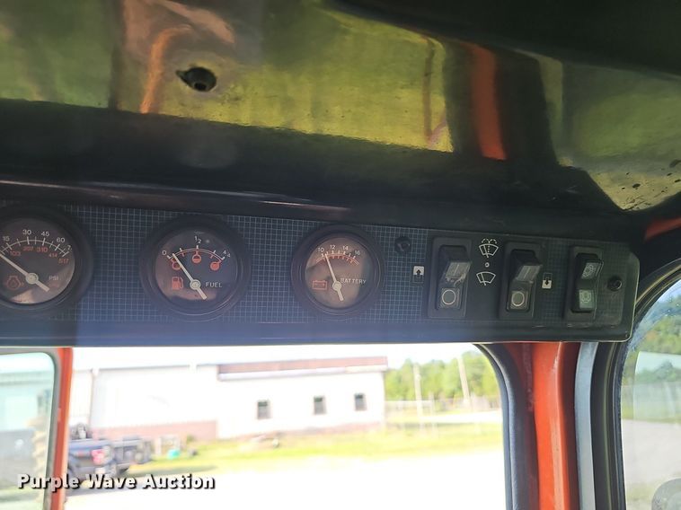 image for item EJ5738 1998 Ditch Witch JT7020 directional boring unit