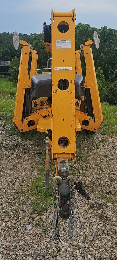 image for item EJ5742 2015 Haulotte 5533A boom lift