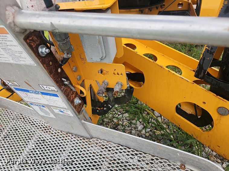 image for item EJ5742 2015 Haulotte 5533A boom lift