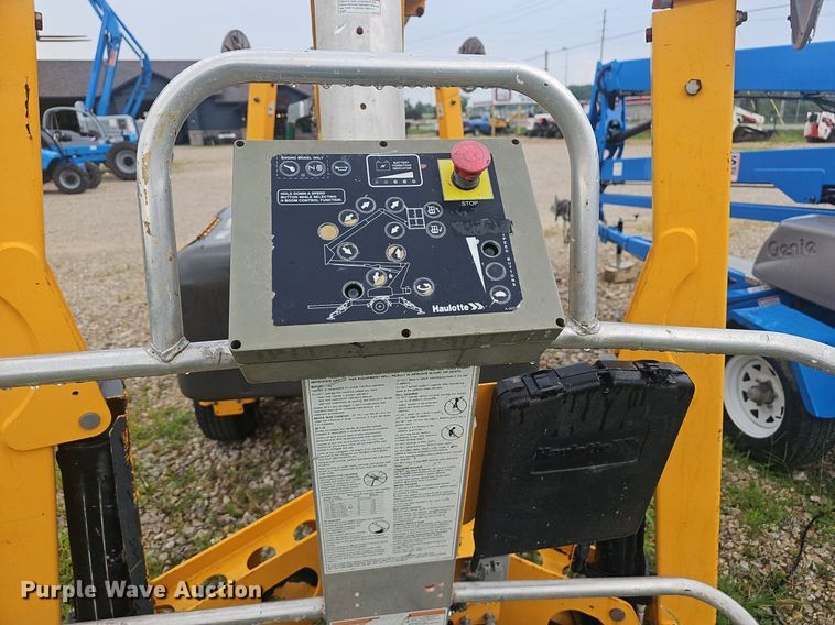 image for item EJ5742 2015 Haulotte 5533A boom lift