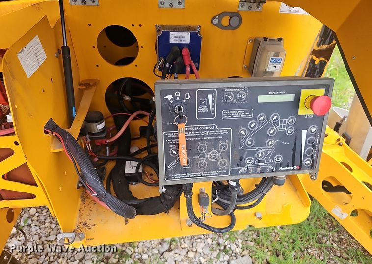 image for item EJ5742 2015 Haulotte 5533A boom lift