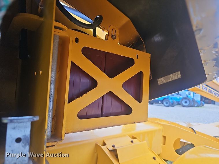 image for item EJ5742 2015 Haulotte 5533A boom lift