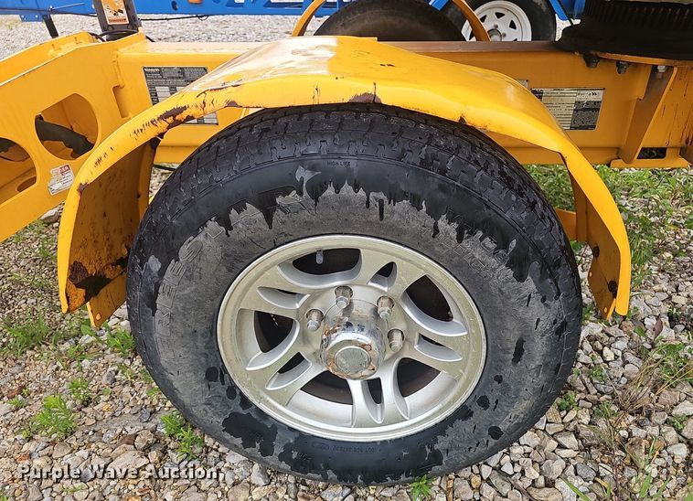 image for item EJ5742 2015 Haulotte 5533A boom lift