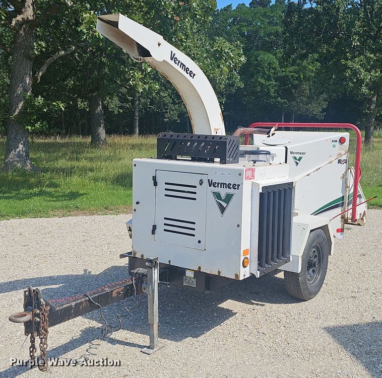 image for item EJ5753 2014 Vermeer BC1000XL  wood chipper