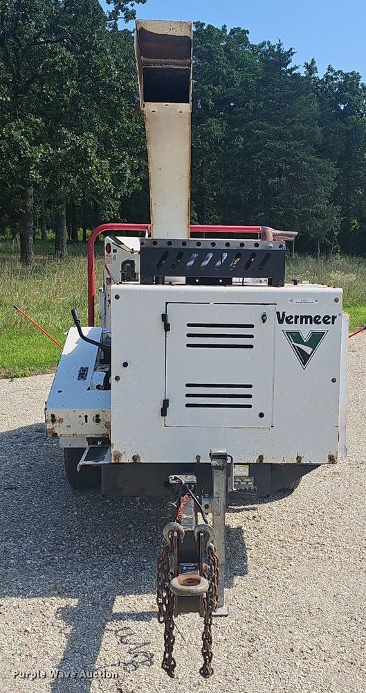 image for item EJ5753 2014 Vermeer BC1000XL  wood chipper