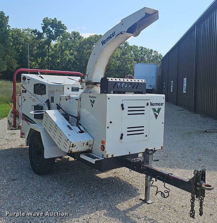 image for item EJ5753 2014 Vermeer BC1000XL  wood chipper