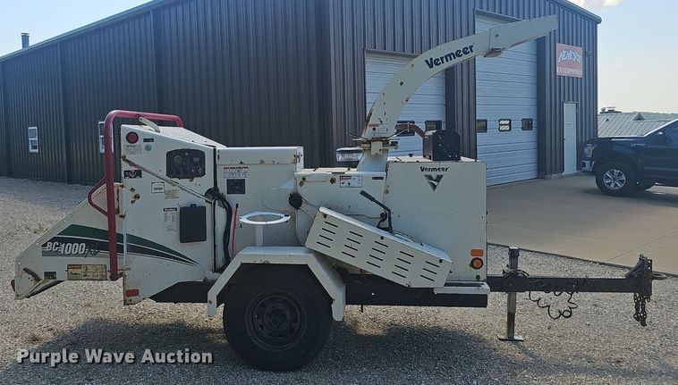 image for item EJ5753 2014 Vermeer BC1000XL  wood chipper