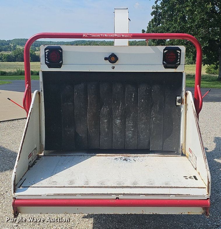 image for item EJ5753 2014 Vermeer BC1000XL  wood chipper