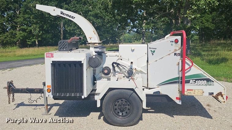 image for item EJ5753 2014 Vermeer BC1000XL  wood chipper
