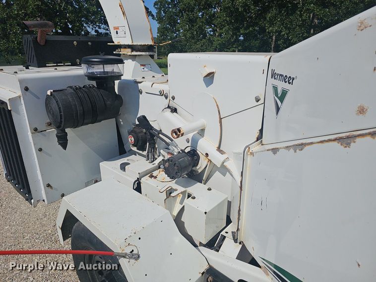image for item EJ5753 2014 Vermeer BC1000XL  wood chipper