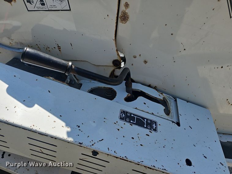 image for item EJ5753 2014 Vermeer BC1000XL  wood chipper