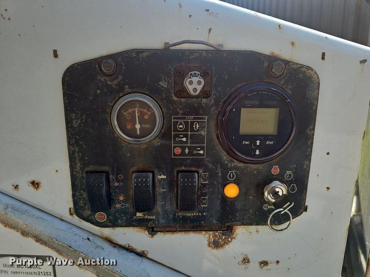 image for item EJ5753 2014 Vermeer BC1000XL  wood chipper