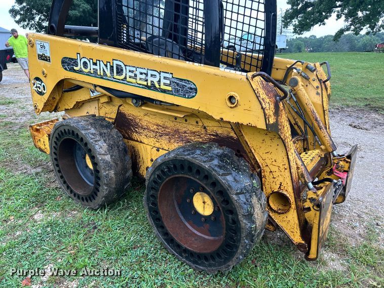 image for item EK4898 2003 John Deere  250 skid steer loader