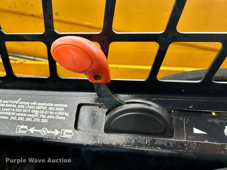 image for item EK4898 2003 John Deere  250 skid steer loader