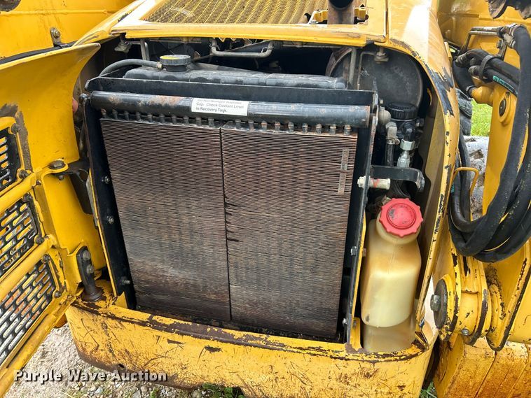 image for item EK4898 2003 John Deere  250 skid steer loader