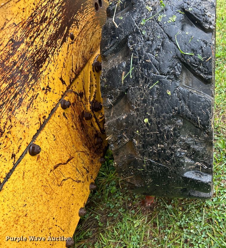 image for item EK4898 2003 John Deere  250 skid steer loader