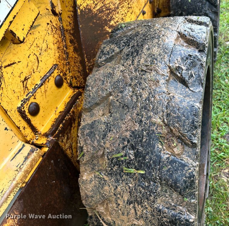 image for item EK4898 2003 John Deere  250 skid steer loader