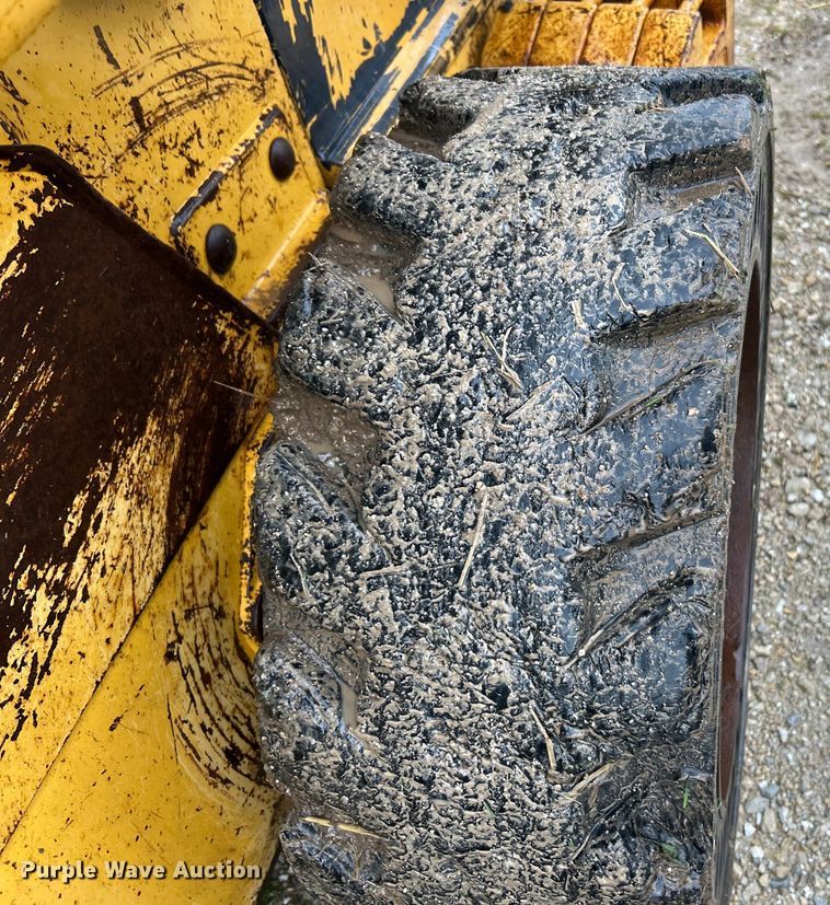 image for item EK4898 2003 John Deere  250 skid steer loader