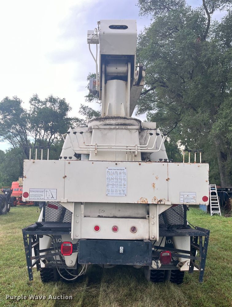 image for item EK8752 1984 Ford F800 crane truck