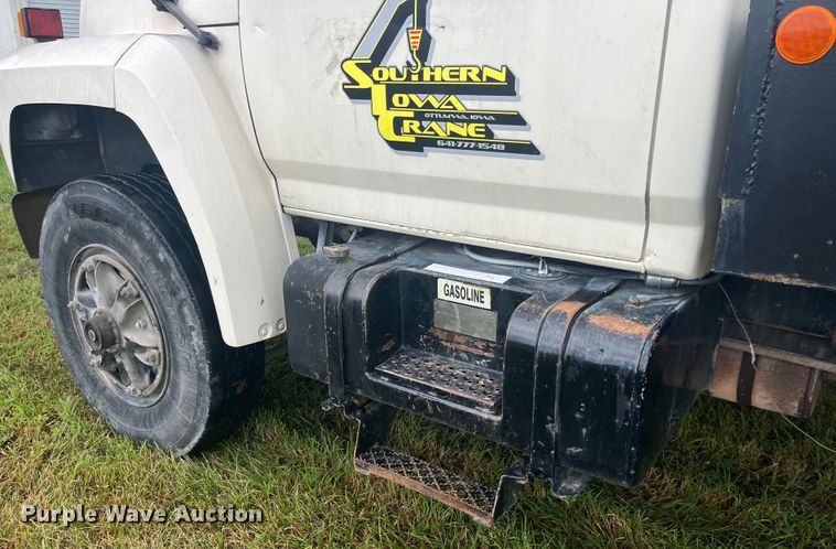 image for item EK8752 1984 Ford F800 crane truck