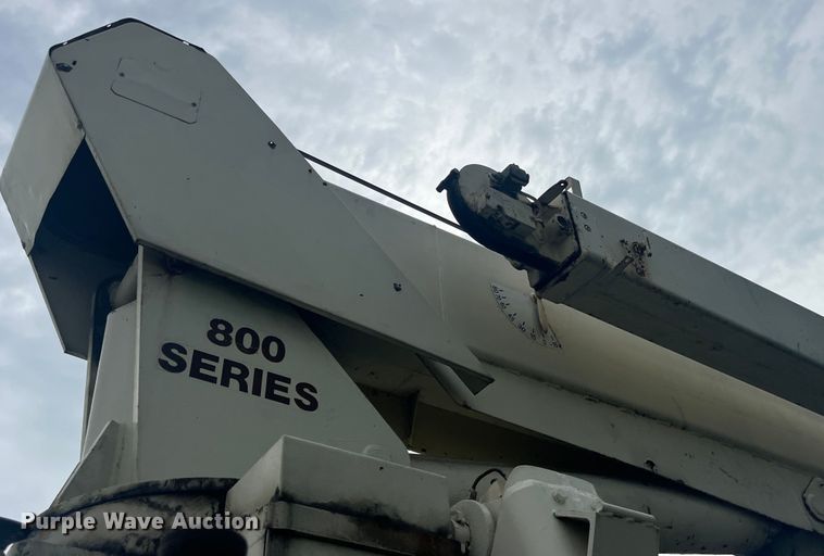 image for item EK8752 1984 Ford F800 crane truck