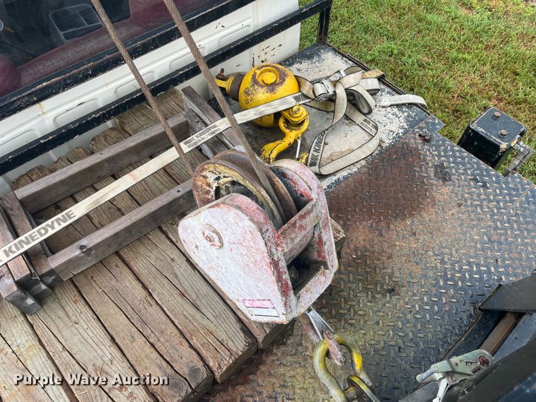 image for item EK8752 1984 Ford F800 crane truck