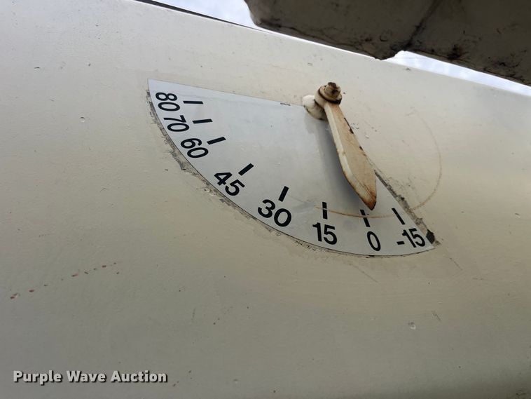 image for item EK8752 1984 Ford F800 crane truck