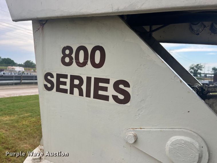 image for item EK8752 1984 Ford F800 crane truck