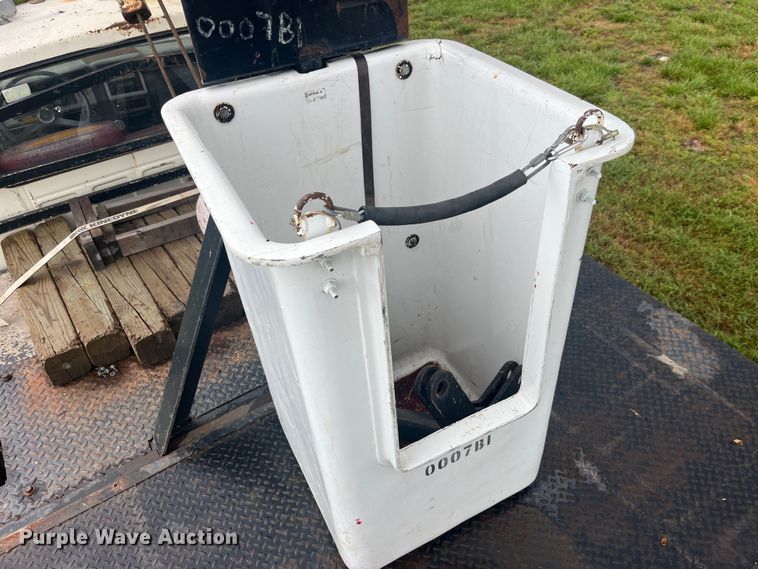 image for item EK8752 1984 Ford F800 crane truck