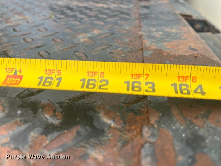 image for item EK8752 1984 Ford F800 crane truck