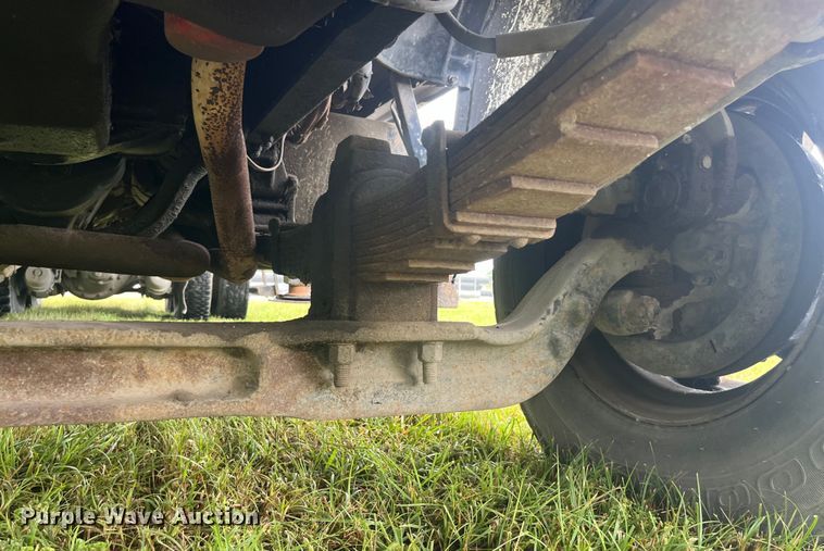 image for item EK8752 1984 Ford F800 crane truck