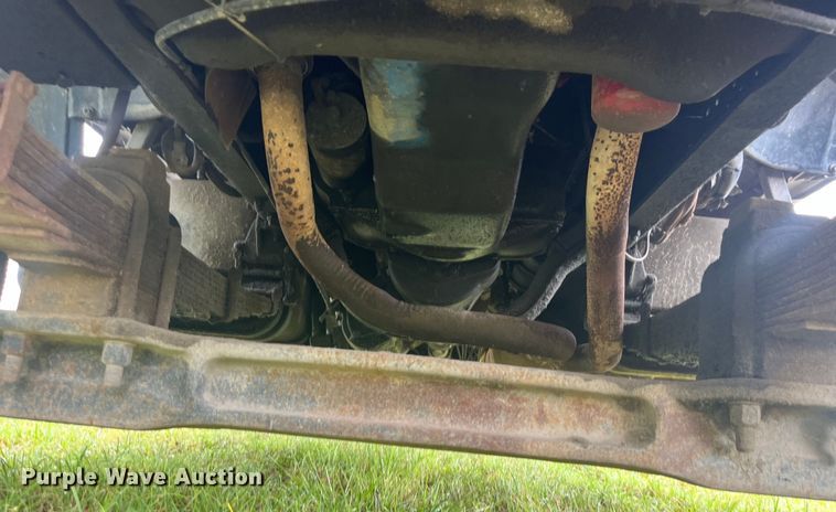 image for item EK8752 1984 Ford F800 crane truck