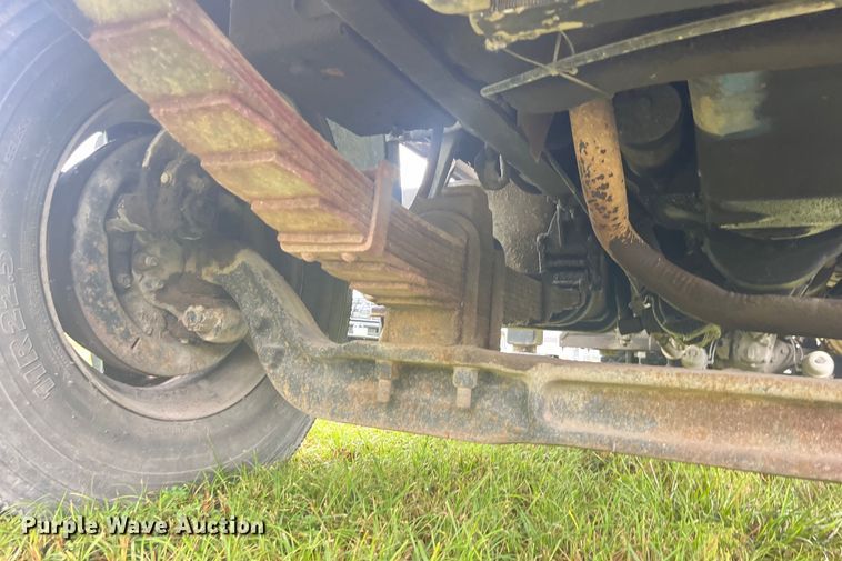 image for item EK8752 1984 Ford F800 crane truck