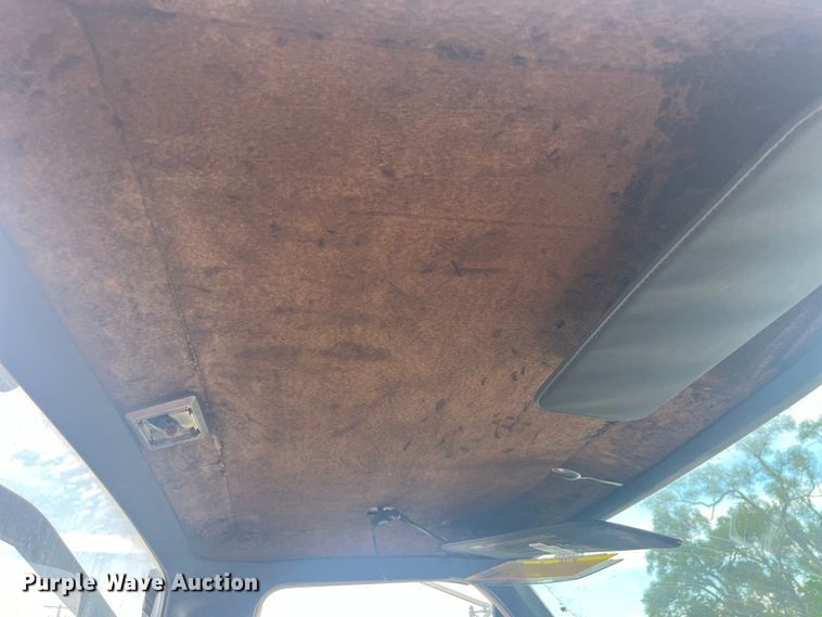 image for item EK8752 1984 Ford F800 crane truck