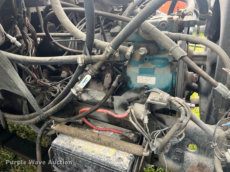 image for item EK8752 1984 Ford F800 crane truck