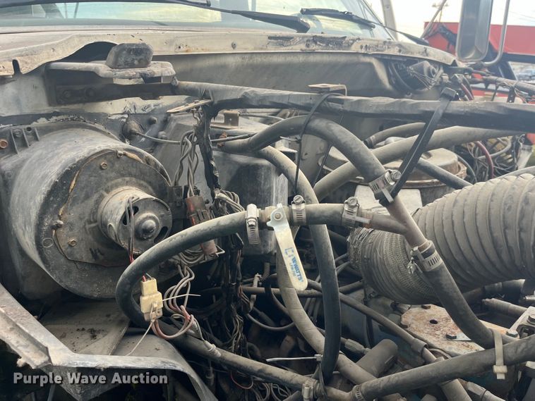 image for item EK8752 1984 Ford F800 crane truck