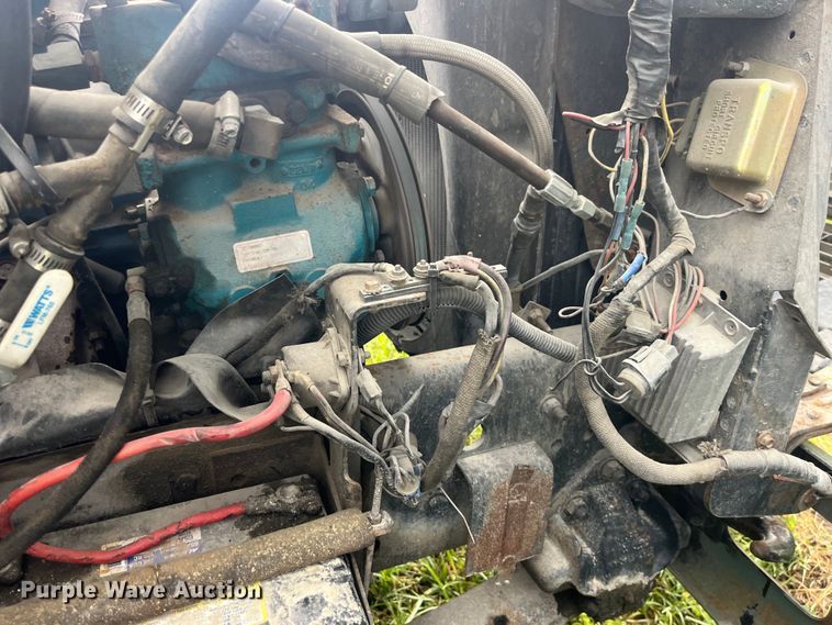 image for item EK8752 1984 Ford F800 crane truck