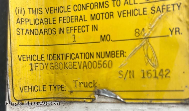 image for item EK8752 1984 Ford F800 crane truck