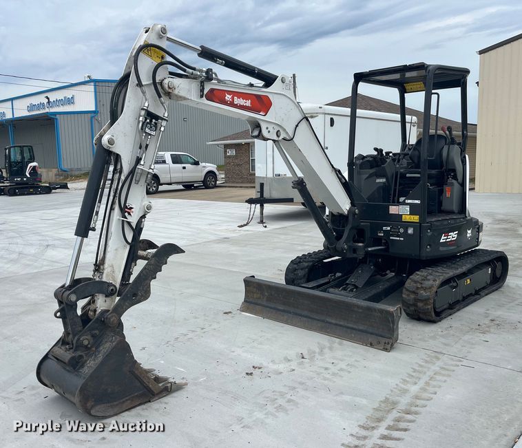 image for item EK8777 2023 Bobcat E35 mini excavator