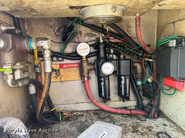 image for item EK8798 2011 Ford  F550 Super Duty XL  utility / service truck