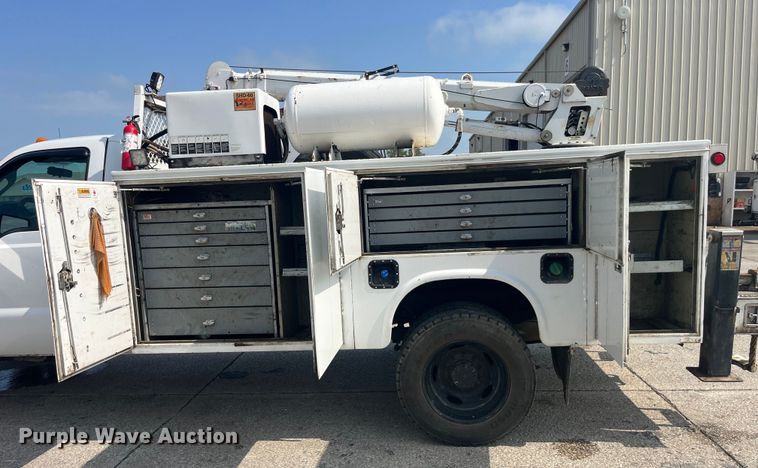 image for item EK8798 2011 Ford  F550 Super Duty XL  utility / service truck