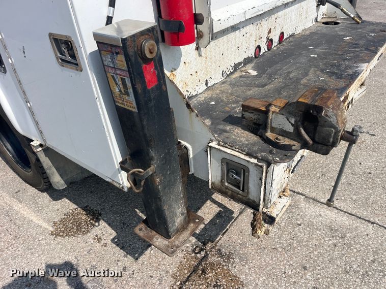 image for item EK8798 2011 Ford  F550 Super Duty XL  utility / service truck