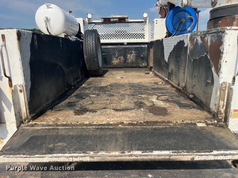 image for item EK8798 2011 Ford  F550 Super Duty XL  utility / service truck