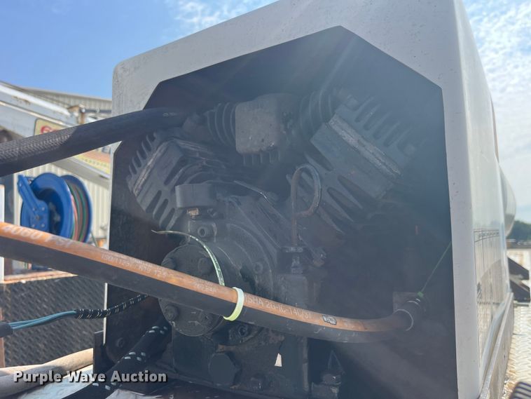 image for item EK8798 2011 Ford  F550 Super Duty XL  utility / service truck