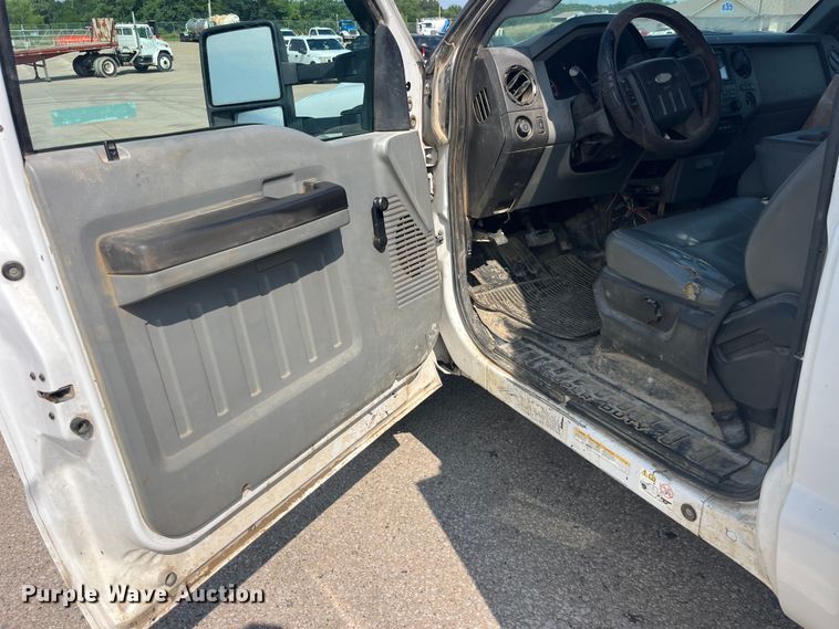 image for item EK8798 2011 Ford  F550 Super Duty XL  utility / service truck