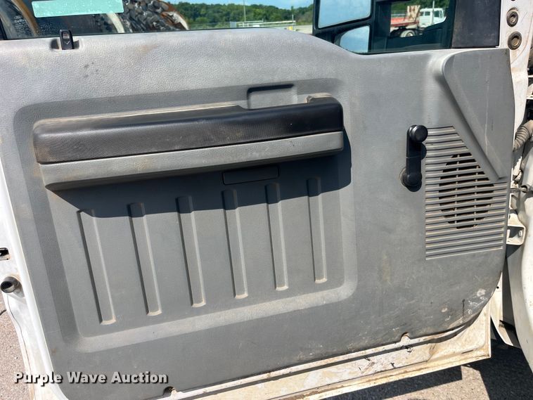 image for item EK8798 2011 Ford  F550 Super Duty XL  utility / service truck