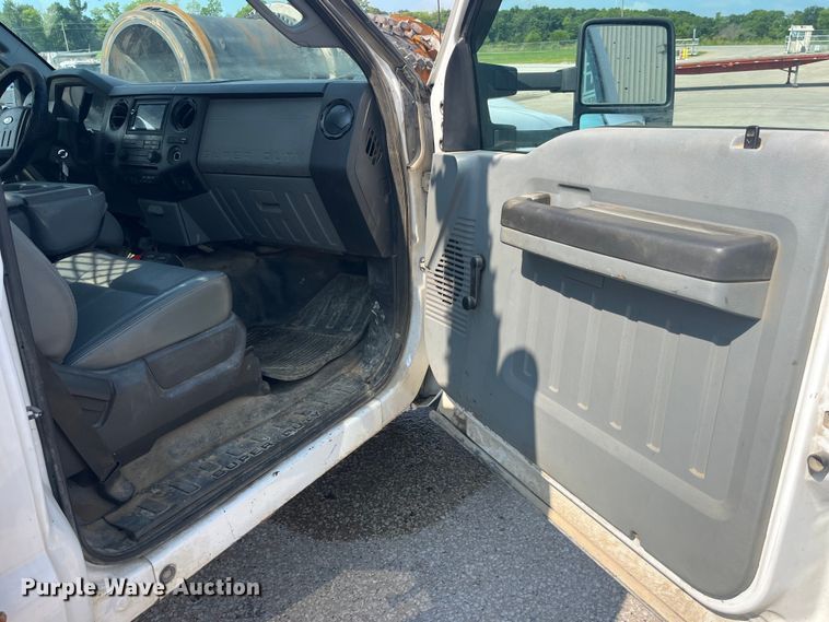 image for item EK8798 2011 Ford  F550 Super Duty XL  utility / service truck