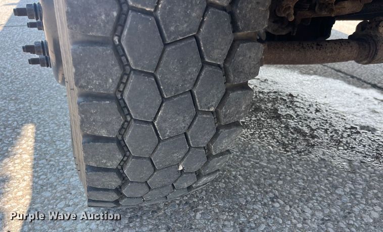 image for item EK8798 2011 Ford  F550 Super Duty XL  utility / service truck